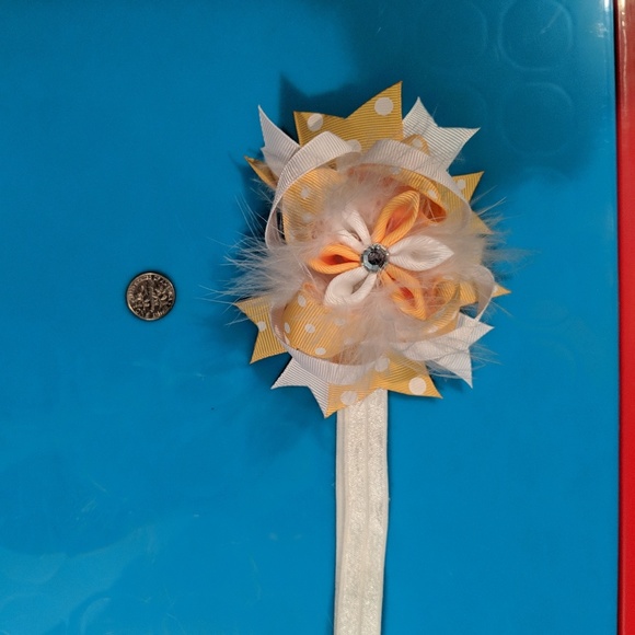 Bow with headband - Picture 2 of 2